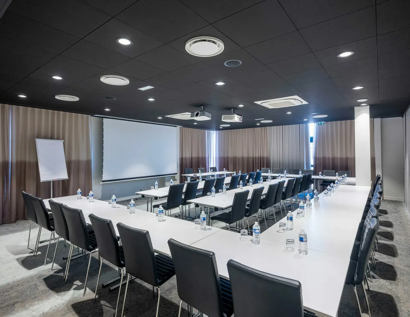 Atelier Loyer ARCHITECTE RENNES Atelier Loyer ARCHITECTE RENNES 2 Hotel Interieur Bruz Architecture Atelier Loyer JF Molliere Photo 47